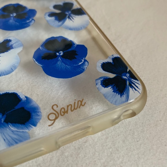 Sonix iPhone 7/8 Case - Picture 3 of 4